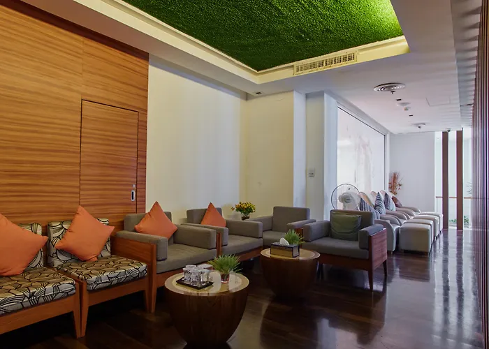 Jasmine Bts Phrakhanong Hotel