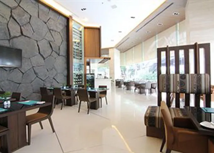 Hotel Jasmine Bts Phrakhanong 5*