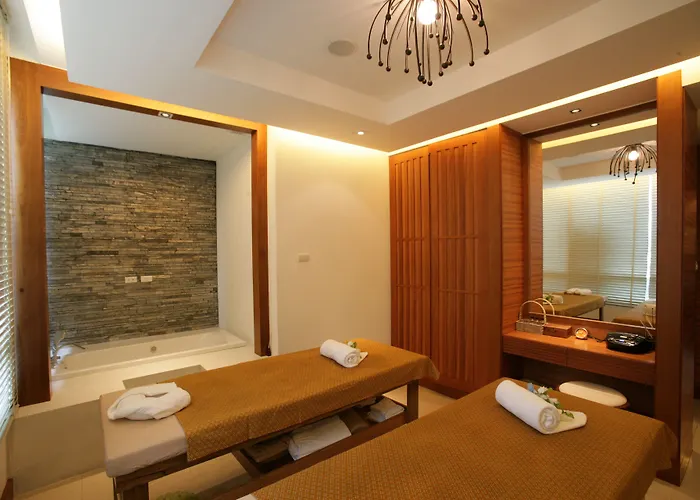 Jasmine Bts Phrakhanong Hotel