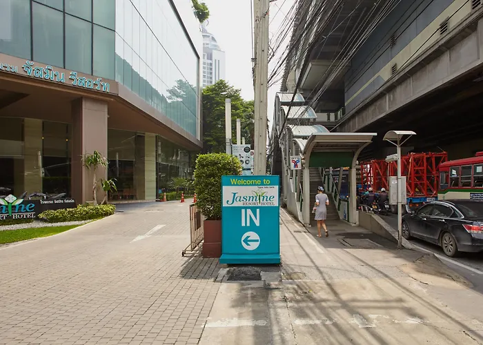 Jasmine Bts Phrakhanong Hotell 5*