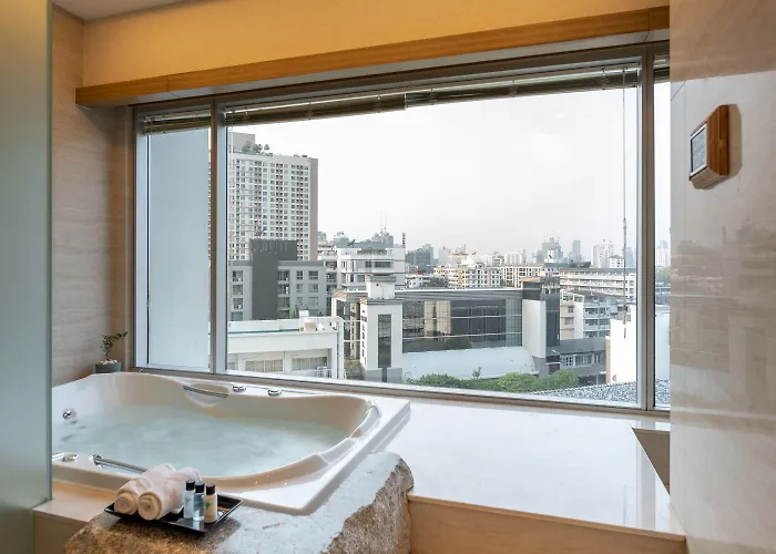 Jasmine Bts Phrakhanong 5*