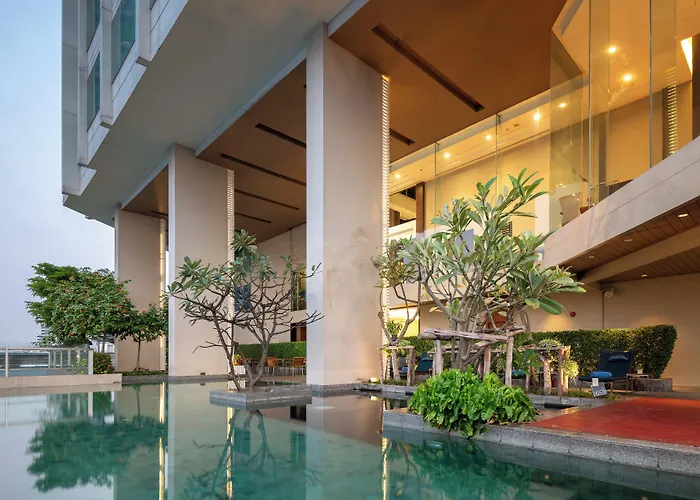 Jasmine Bts Phrakhanong Hotel 5*