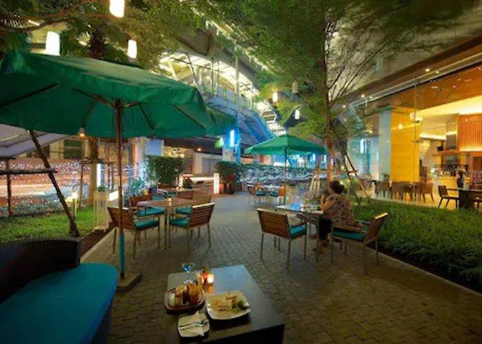 Jasmine Bts Phrakhanong Hotel 5*